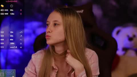 Snapshot of angeellina chatting on February 2025 06:47:02 PM angeellina online show from February 2025 06:47:02 PM