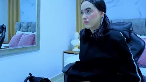 Snapshot of angel__kiss chatting on October 2025 11:38:01 AM angel__kiss online show from October 2025 11:38:01 AM