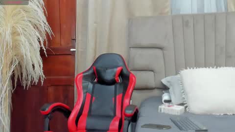 Angel online show from October 2025 03:13:02 AM