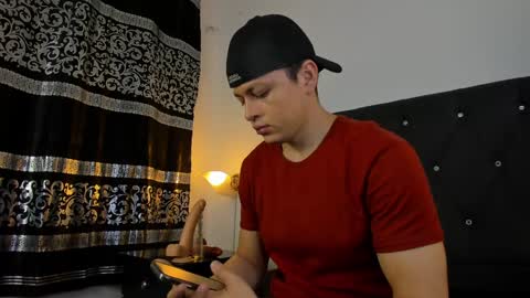 Angel Cuervo online show from January 2025 12:31:01 PM