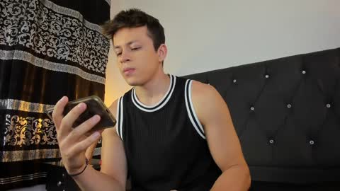 Angel Cuervo online show from January 2025 12:37:01 PM