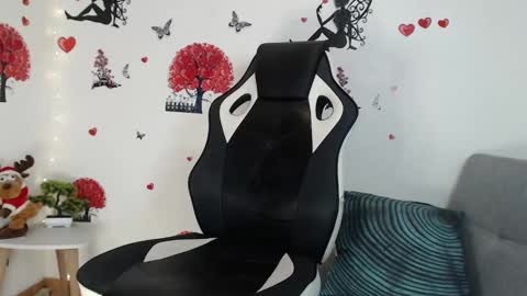 Angel Curl online show from February 2025 04:37:01 AM