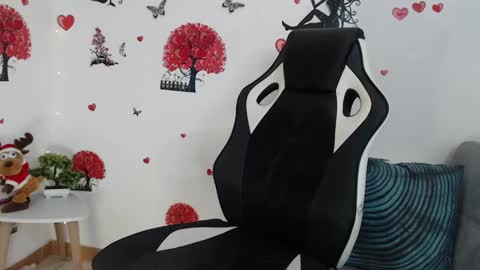 Angel Curl online show from February 2025 06:09:02 PM