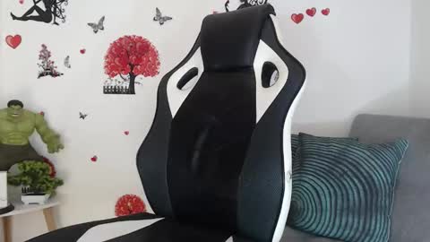 Angel Curl online show from September 2025 05:24:01 PM