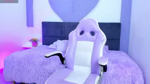 Snapshot of angel_cute2 chatting on June 2026 02:12:01 PM Angelica online show from June 2026 02:12:01 PM