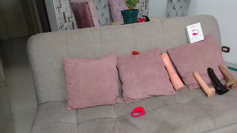 Snapshot of angel_dreamx chatting on June 2026 10:25:01 PM Hanna online show from June 2026 10:25:01 PM