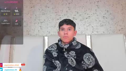 ngel Esteban  online show from February 2025 10:22:01 AM