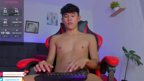 ngel Esteban  online show from October 2025 04:10:02 AM