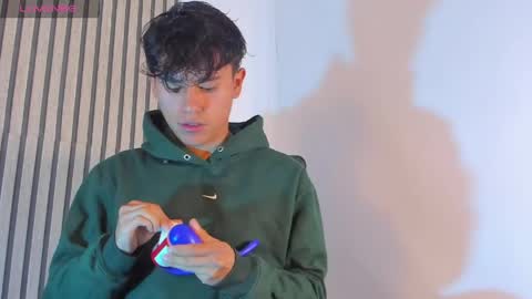 ngel Esteban  online show from May 2026 05:08:01 PM