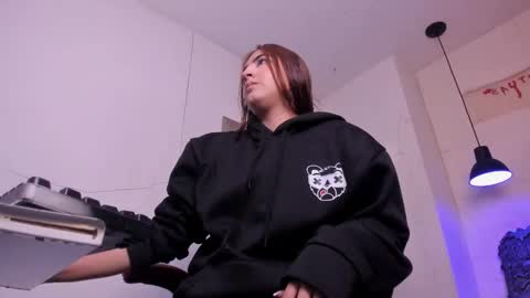 angel hardy online show from October 2025 10:49:02 AM