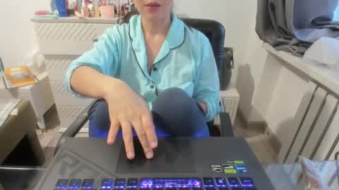 angel_lee__ online show from January 2025 11:56:02 AM