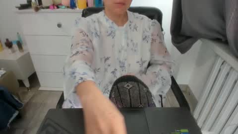 angel_lee__ online show from February 2025 05:09:02 AM