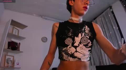 Snapshot of angel_of_lust_ chatting on December 2025 04:44:02 AM Angel online show from December 2025 04:44:02 AM