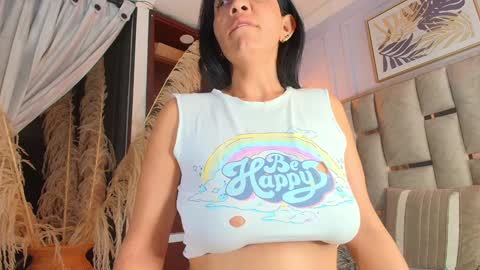 Nicolle  online show from January 2025 10:14:02 AM