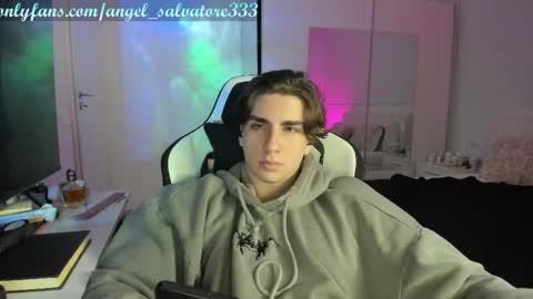 Angel online show from December 2025 07:43:01 PM