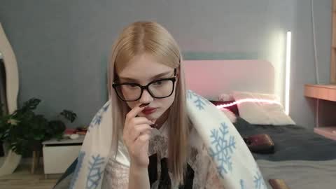 Angela online show from May 2026 05:01:02 AM