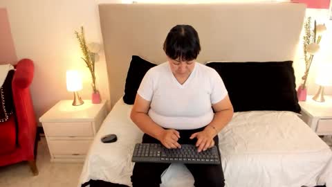 angel_velvet_ online show from October 2025 11:06:02 AM