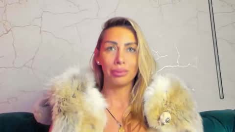 Anysia online show from November 2025 05:12:03 AM