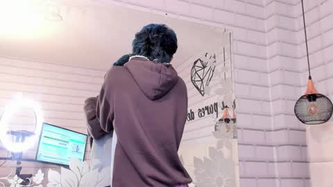 Angel  online show from November 2025 11:30:01 PM