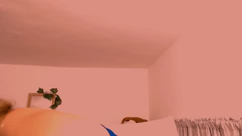 angela online show from September 2025 01:12:01 PM