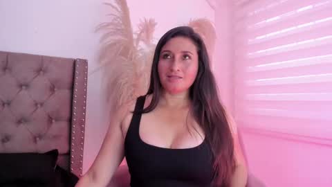 Ange online show from October 2025 03:23:02 PM