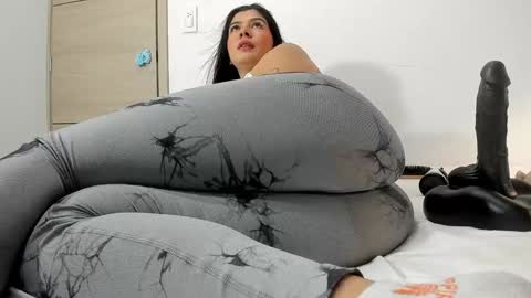 Snapshot of angela_lia_ chatting on December 2024 03:53:01 PM Angela online show from December 2024 03:53:01 PM