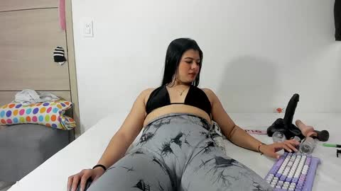 Snapshot of angela_lia_ chatting on January 2025 03:02:01 PM Angela online show from January 2025 03:02:01 PM