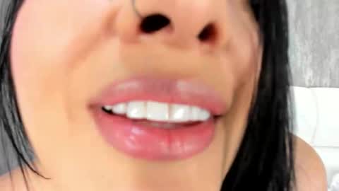 Snapshot of angela_lia_ chatting on October 2025 01:55:02 PM Angela online show from October 2025 01:55:02 PM