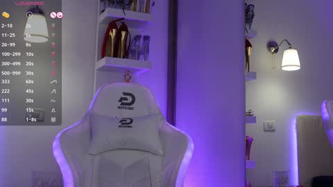 Angela online show from February 2025 12:39:02 PM