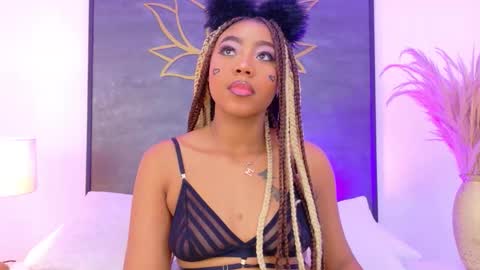 Snapshot of angela_robert chatting on November 2025 03:45:02 AM Angela Roberts online show from November 2025 03:45:02 AM