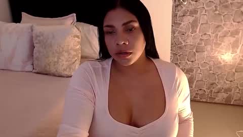 Angela online show from September 2025 07:47:02 PM