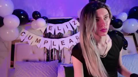 Snapshot of angela_white22 chatting on May 2026 03:51:02 PM angela_white22 online show from May 2026 03:51:02 PM