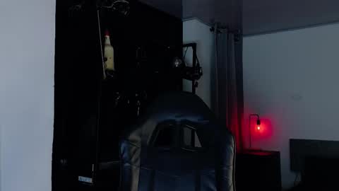 Snapshot of angelabl0odborne chatting on December 2025 08:15:02 PM Angela help me reach 100 thumbs up online show from December 2025 08:15:02 PM