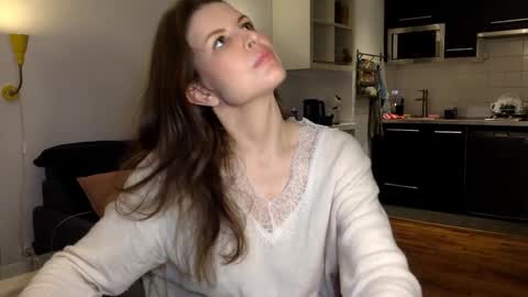 Angela online show from November 2025 08:35:02 PM