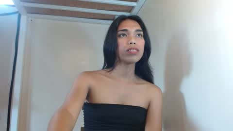 Snapshot of angelamonroe chatting on June 2026 03:25:01 AM SENORITA online show from June 2026 03:25:01 AM