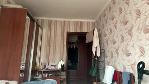 Snapshot of angelaribero chatting on April 2026 06:19:01 AM Angel online show from April 2026 06:19:01 AM