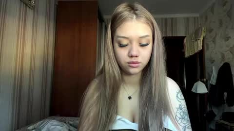 Snapshot of angelaribero chatting on May 2026 04:18:01 AM Angel online show from May 2026 04:18:01 AM