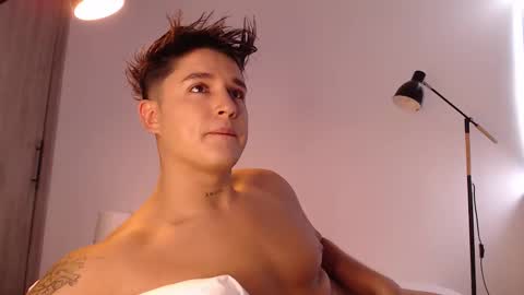 Angel online show from October 2025 08:05:02 PM