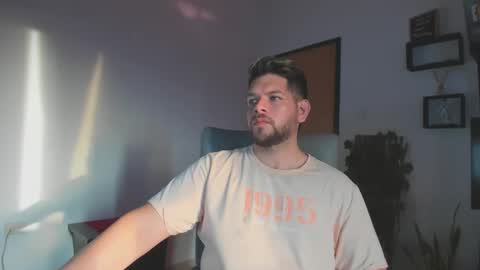 angel online show from October 2025 10:07:01 PM