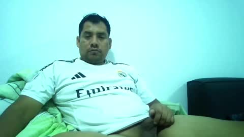 Snapshot of angeldavid90 chatting on June 2026 04:05:01 AM angeldavid90 online show from June 2026 04:05:01 AM