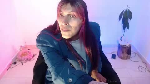 Snapshot of angele_johnson chatting on November 2025 05:01:02 AM angele online show from November 2025 05:01:02 AM