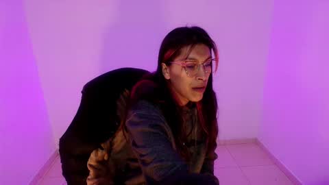 angele online show from March 2026 07:31:01 PM