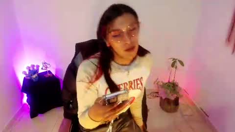 Snapshot of angele_johnson chatting on June 2026 06:18:02 PM angele online show from June 2026 06:18:02 PM