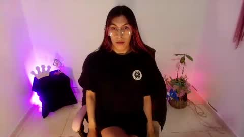 Snapshot of angele_johnson chatting on July 2026 06:11:01 PM angele online show from July 2026 06:11:01 PM