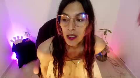 Snapshot of angele_johnson chatting on July 2026 06:24:02 PM angele online show from July 2026 06:24:02 PM