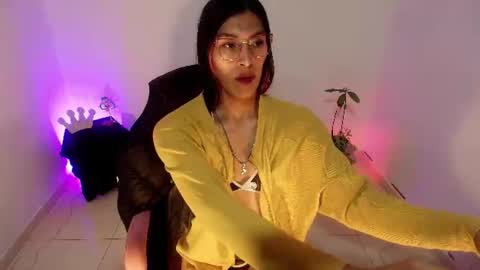 Snapshot of angele_johnson chatting on July 2026 06:10:02 PM angele online show from July 2026 06:10:02 PM