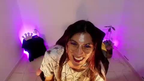 Snapshot of angele_johnson chatting on July 2026 06:17:01 PM angele online show from July 2026 06:17:01 PM