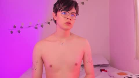 Angel Fiore online show from November 2025 04:39:02 PM