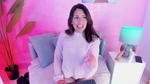 Snapshot of angeli_cute chatting on September 2025 08:14:01 PM angeli_cute online show from September 2025 08:14:01 PM