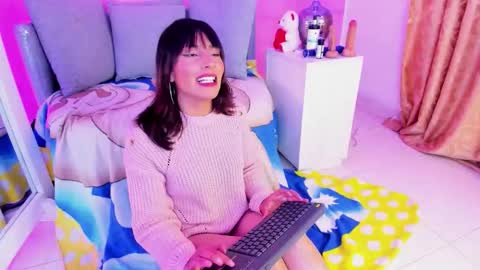 Snapshot of angeli_cute chatting on December 2025 01:43:01 AM angeli_cute online show from December 2025 01:43:01 AM